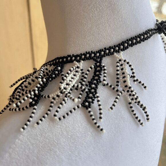 VTG Handmade Seed Bead Coral Fringe Statement Necklace Black White Boho Artwear - Picture 7 of 9